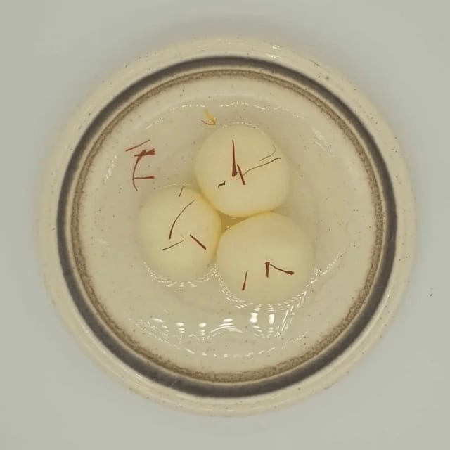 Rasgulla.