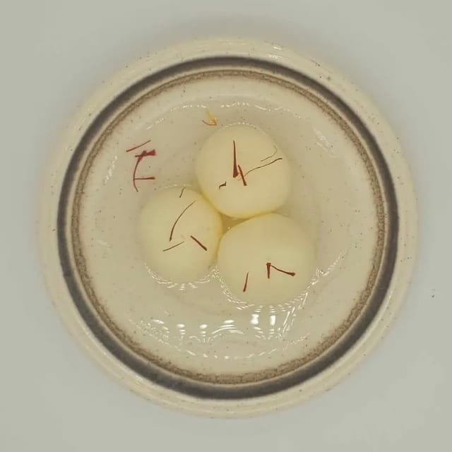 Rasgulla.