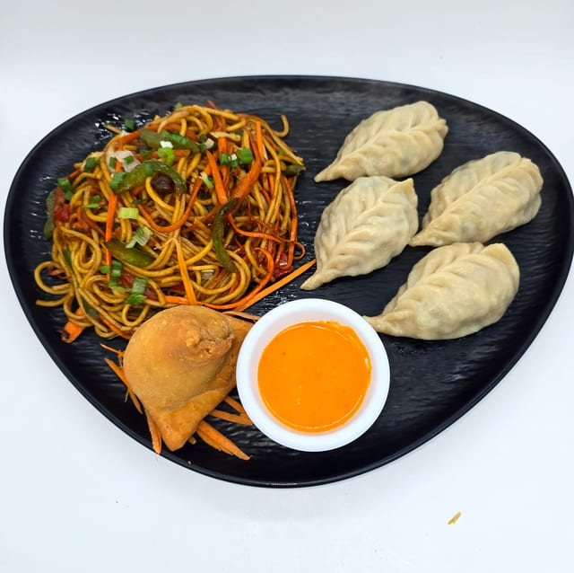 Veg Momo & Veg Chow Mein (Lunch).
