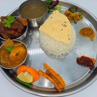 Roti Thali (Pork)